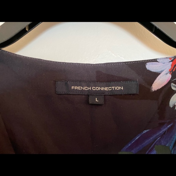 ππ Host Pick ππ French Connection Blouse- Like New- Size L - Picture 3 of 3